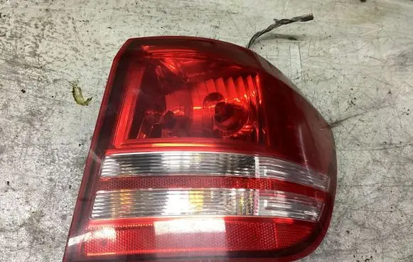 Dodge Journey Rear/tail lights 05067784AB 8L04CB5509 B0DY51DE