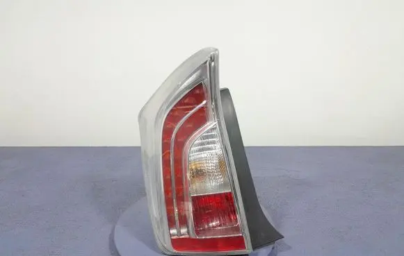 Toyota Prius+ (ZVW40) Rear/tail lights 