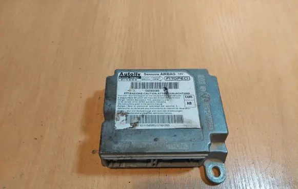 Fiat Qubo Airbag control unit/module 1360902080 611134500B 611134500J