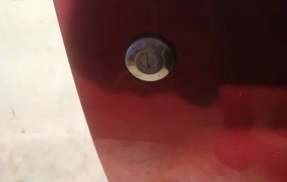 Chrysler PT Cruiser Front door lock (next to the handle) 