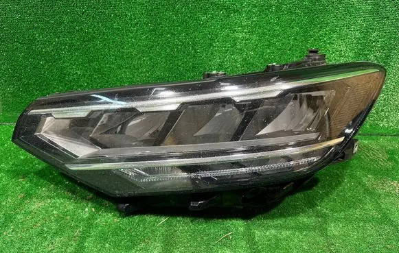 Volkswagen PASSAT B7 Headlight/headlamp 3G1941035Q