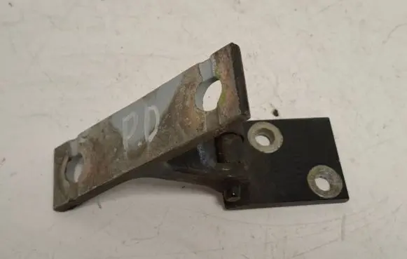 Audi A6 S6 C4 4A Front door upper hinge 4A0631401A