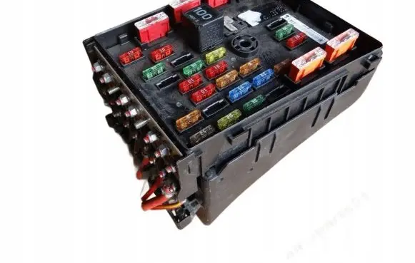 Volkswagen PASSAT B6 Fuse box set 3C0987125