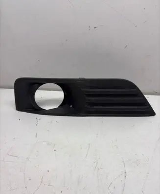 Ford Focus Front fog light trim/grill 4M5119953A