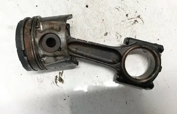 Citroen C5 Piston with connecting rod 085190