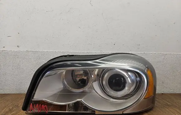 Volvo XC90 Headlight/headlamp 30698576 89900762