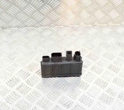BMW 2 F22 F23 Current control relay P00115882 18576710
