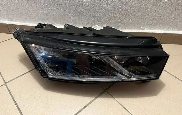 Skoda Octavia Mk4 Headlight/headlamp 5E4941016B