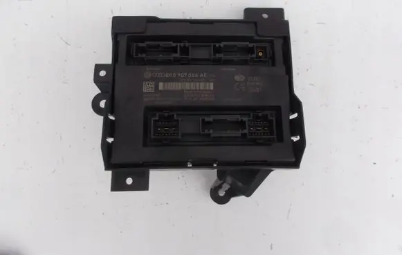 Audi A4 S4 B8 8K Comfort/convenience module 8K0907064AE