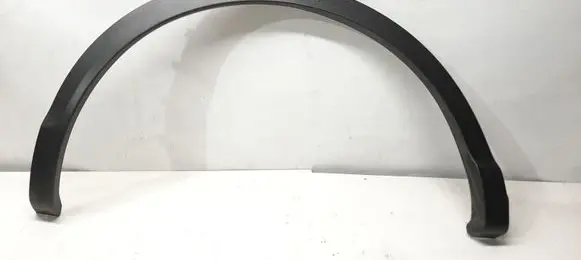 Fender trim (molding)