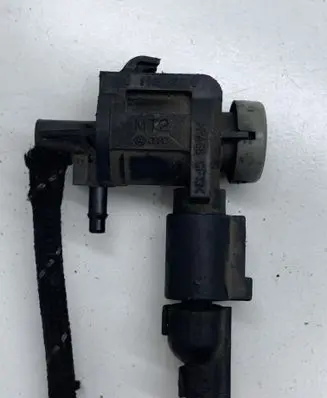 Volkswagen Golf IV Turbo solenoid valve 1J0906283C