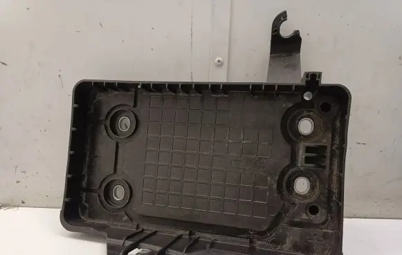 Nissan Qashqai J12 Battery tray 