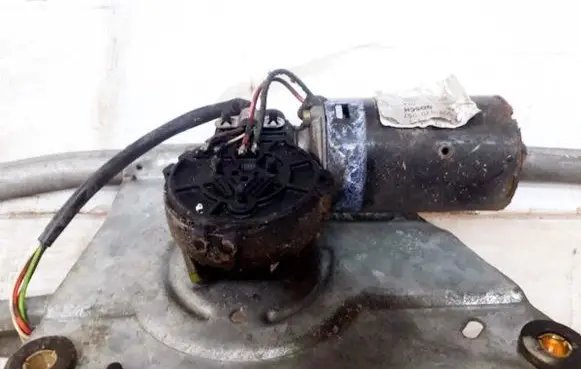 Citroen Xsara Picasso Wiper motor f006b20057