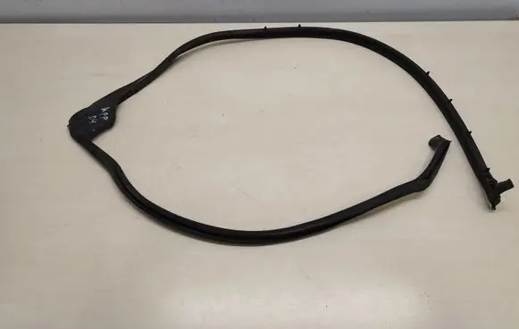 Audi A8 S8 D4 4H Rubber seal front coupe door 4H0837717