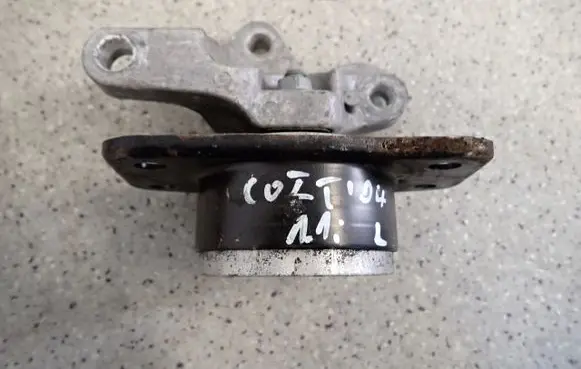 Mitsubishi Colt Engine mount vacuum valve 