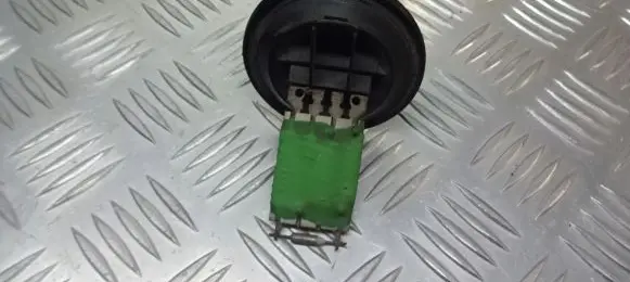 Skoda Fabia Mk1 (6Y) Heater blower fan relay 