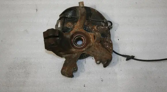 Front wheel hub spindle knuckle