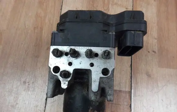 Lexus IS 220D-250-350 ABS Pump 4454053100 1338008060