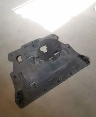 Volvo XC90 Engine splash shield/under tray 31497612