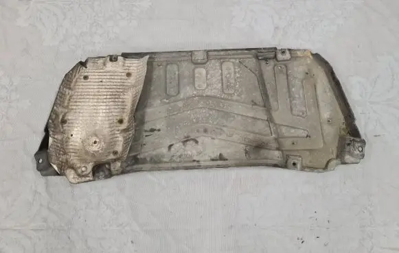 Land Rover Range Rover Sport L320 Engine splash shield/under tray 