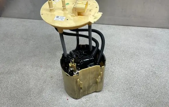 Opel Insignia B In-tank fuel pump 84484788 505007515