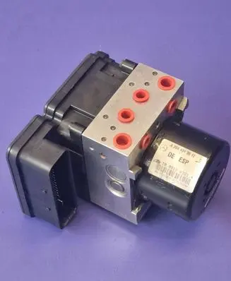 Mercedes-Benz C W204 ABS Pump A2044313912 10021203214 A2045453832