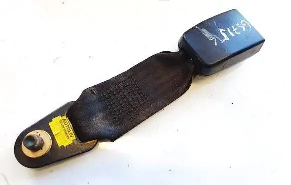 Rear seatbelt buckle