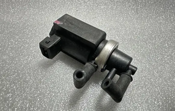 Audi A6 S6 C5 4B Turbo solenoid valve 059906627