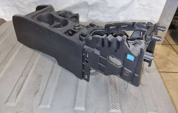 Ford Focus Center console BM51A045M62