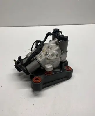 BMW 6 F12 F13 Air suspension compressor 10641010 15117367H 106410