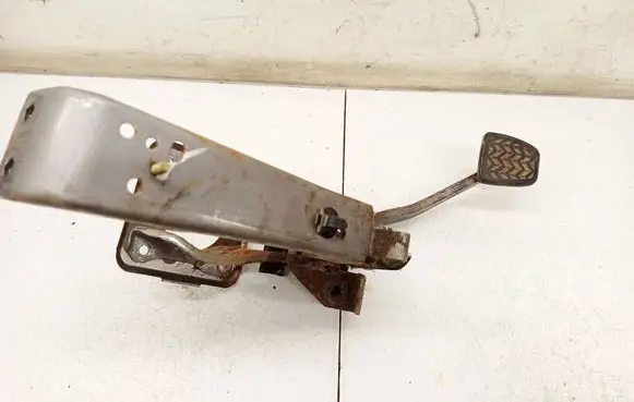 Toyota Avensis Verso Brake pedal