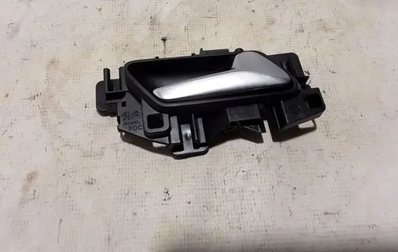 Peugeot 2008 II Front door interior handle 98201552VV