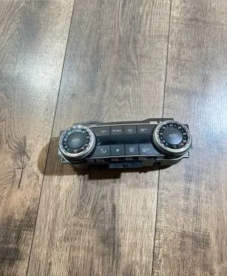 Mercedes-Benz C W204 Climate control unit 2048305790 HW0708 330800