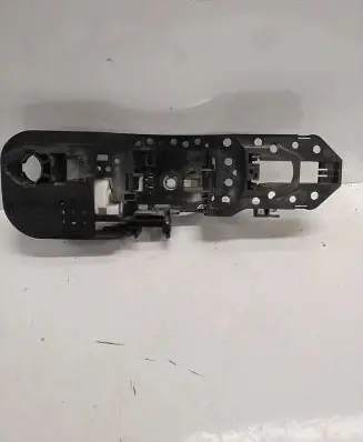Rear door exterior handle/bracket