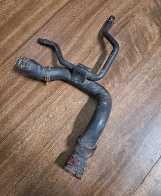 Volkswagen PASSAT B5 Engine coolant pipe/hose 3D0121101AD