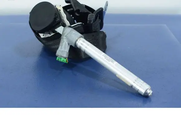 Volvo V70 Front seatbelt 39818808