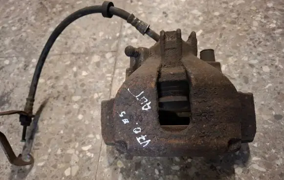 Volvo V70 Front brake caliper 9209722 9209723