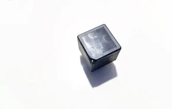 Volvo XC90 Other relay 5m5t14b19dca v23136-b1-x64
