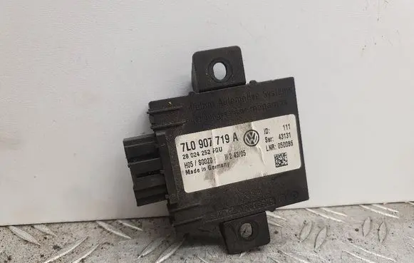 Volkswagen Touareg I Alarm control unit/module 7L0907719A