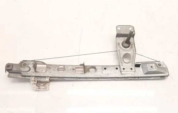 Rear door manual window regulator
