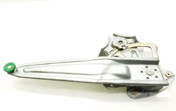Toyota Yaris Rear window lifting mechanism without motor