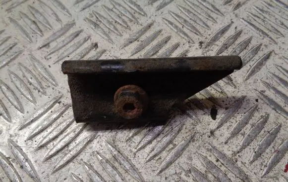Nissan Note (E12) Battery bracket