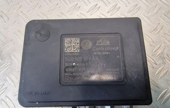 Volkswagen Golf VII ABS Pump 5Q0907379AA 5Q0614517T