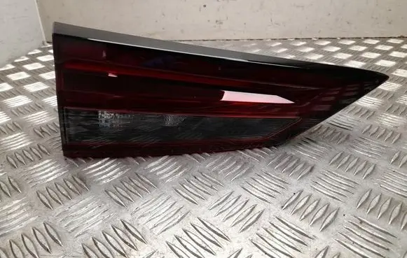 Nissan Qashqai J12 Rear/tail lights KOITO2268F02F
