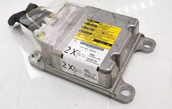 Toyota Avensis T250 Airbag control unit/module 8917005220 215955102