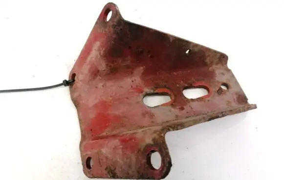 Front bumper mounting bracket