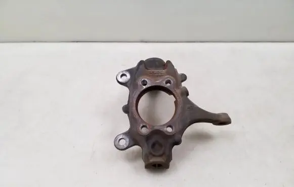 Nissan Qashqai Front wheel hub spindle knuckle