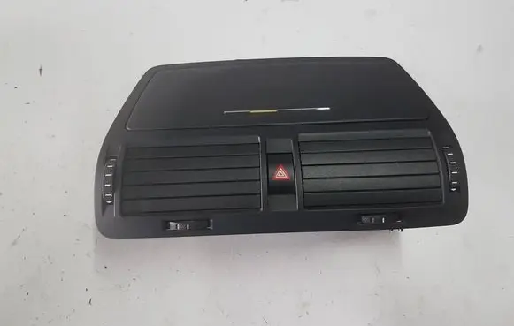 Skoda Octavia Mk2 (1Z) Dash center air vent grill 