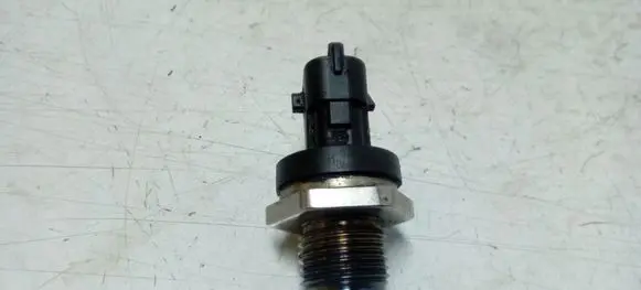 Fuel pressure sensor
