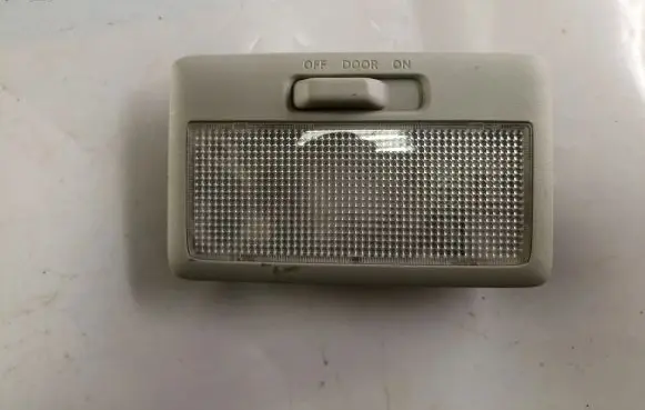 Suzuki Grand Vitara II Front seat light 7E14